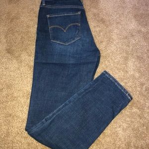 High waisted Levi jeans